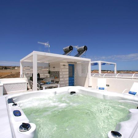 Itaca E Medea - Appartamenti Con Idromassaggio In Terrazza San Vito Lo Capo Bagian luar foto