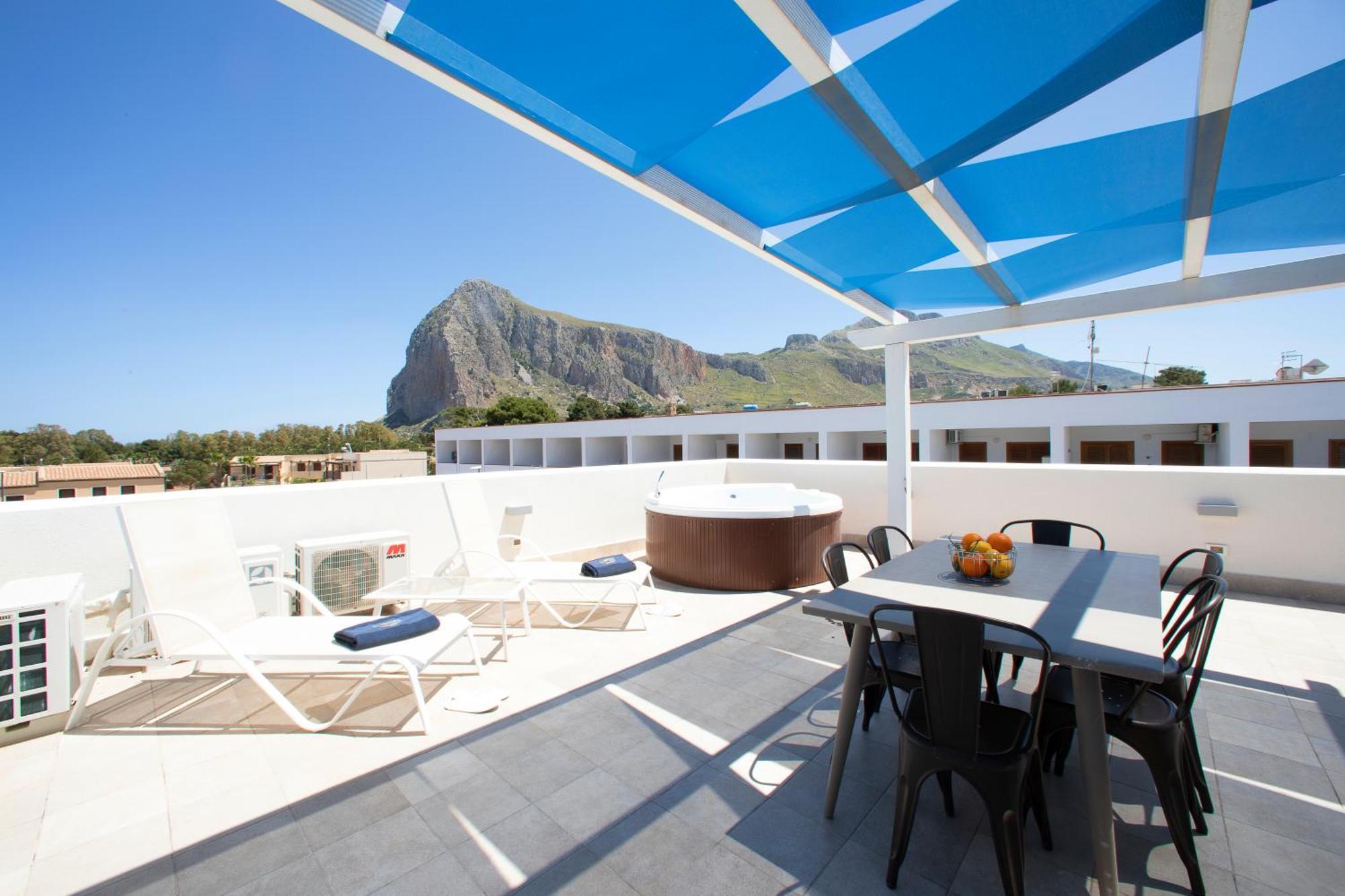 Itaca E Medea - Appartamenti Con Idromassaggio In Terrazza San Vito Lo Capo Bagian luar foto